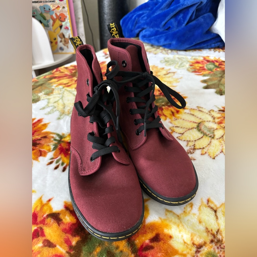 New without box Doc Marten’s Shoreditch in Burgundy